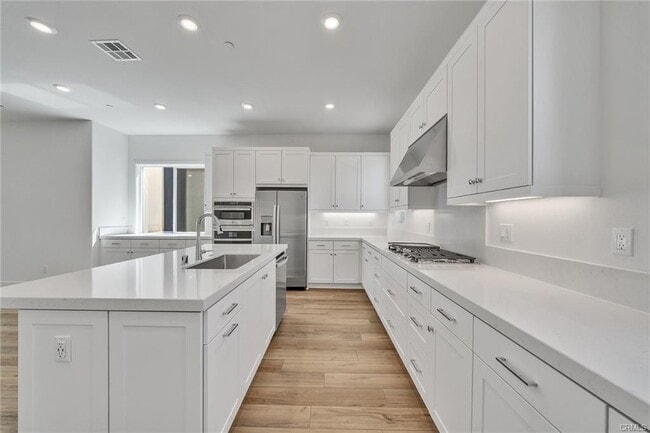 Building Photo - 129 Biome