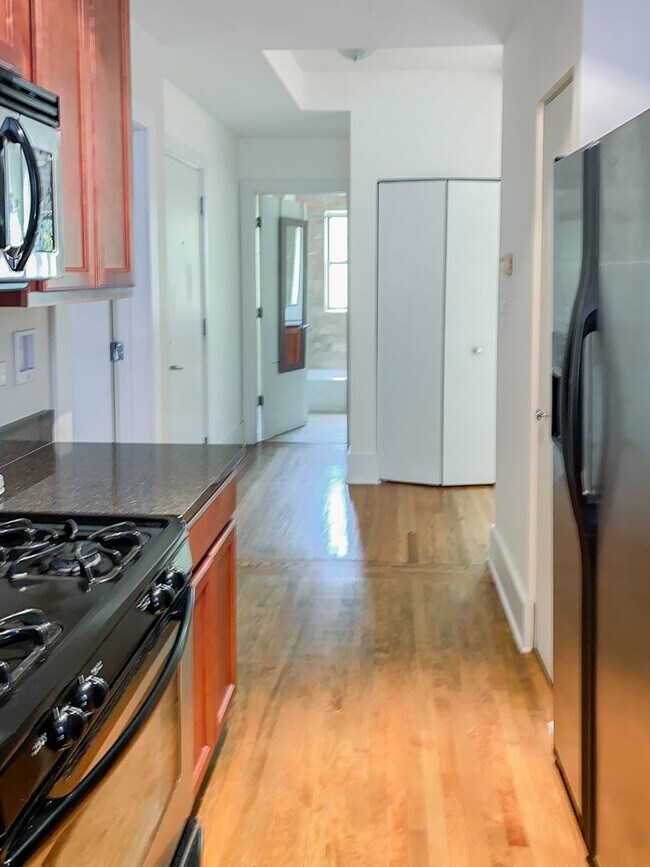 Foto del edificio - 3453 N Wolcott Ave