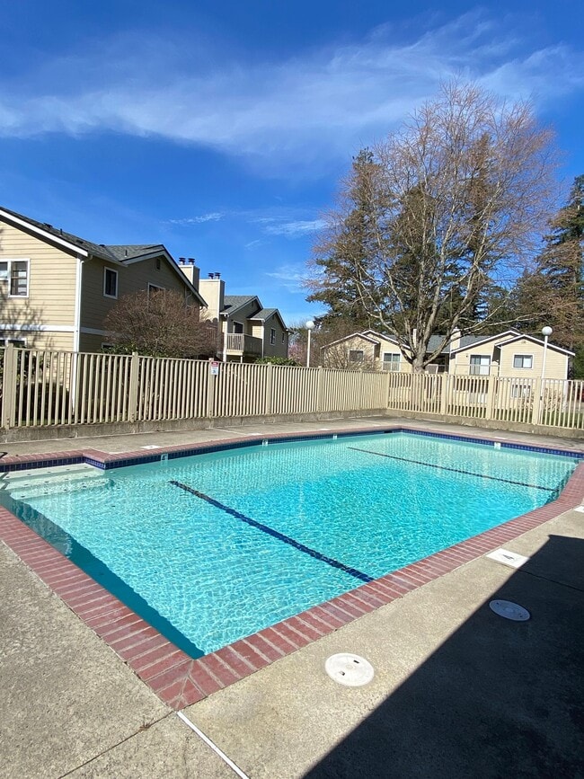 Building Photo - Fairway Lane Apartments
