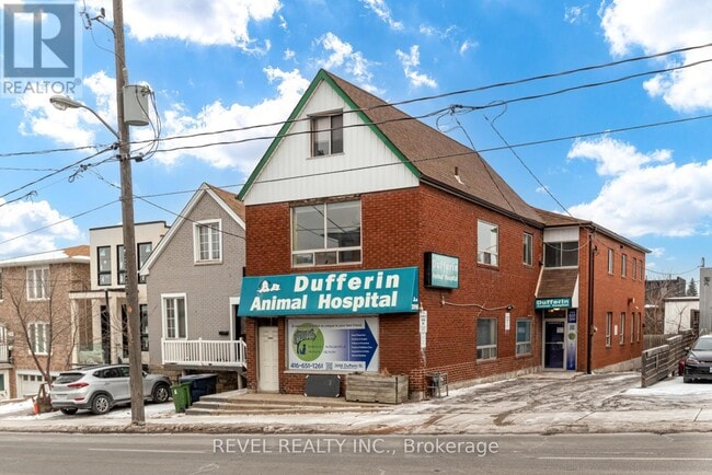 Building Photo - 2095 Dufferin St