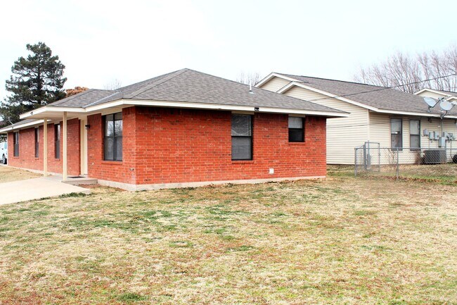 Foto del edificio - 1916 SW E Ave