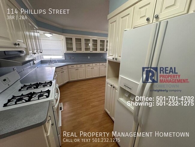 Building Photo - 114 Phillips St