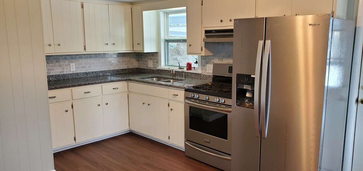 Primary Photo - 27 E Coal St