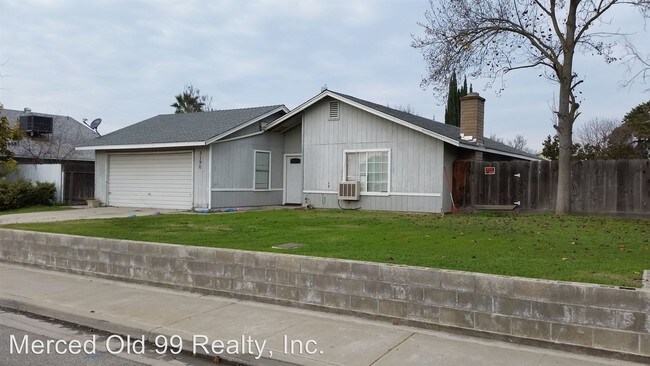 Building Photo - 3190 Poplar Dr