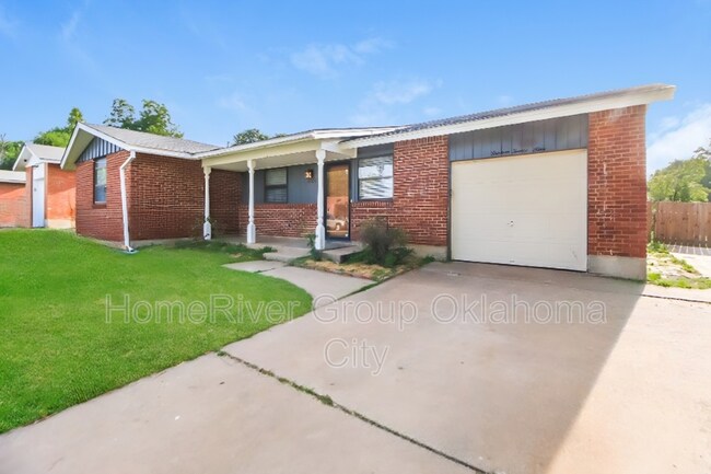 Building Photo - 1329 McGregor Dr