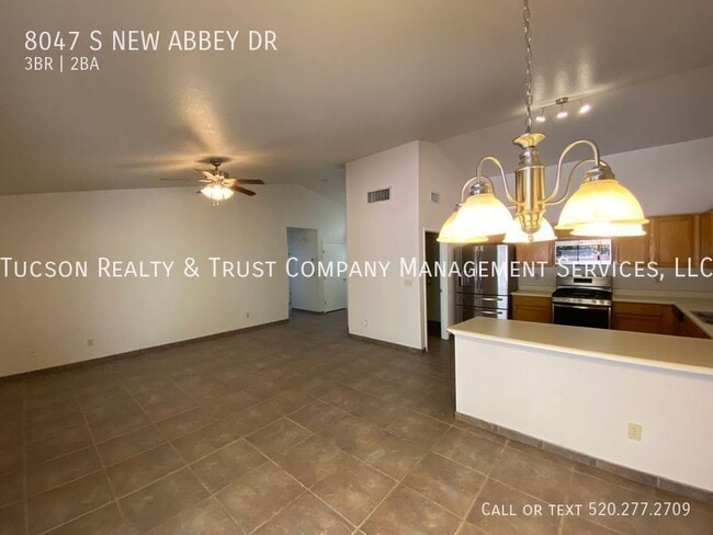 Building Photo - 8047 S New Abbey Dr