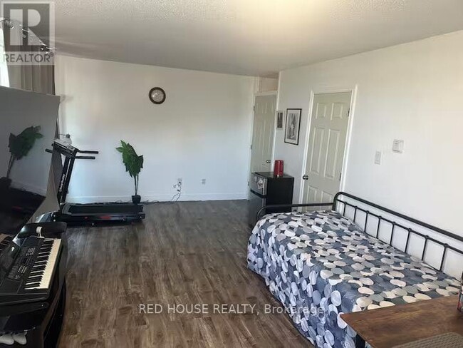 Photo du bâtiment - 3555 Derry Rd E