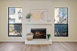 Building Photo - 2120 Wilcrest Dr