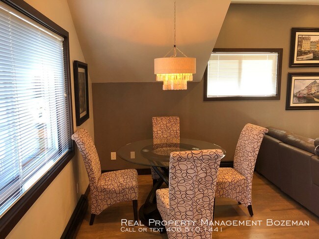 Foto del edificio - 496 Kimball Ave Unit C