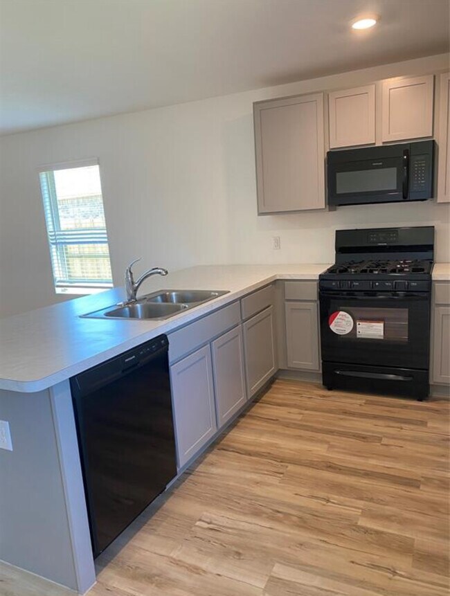 Foto del edificio - 8839 Wooster Trails Dr