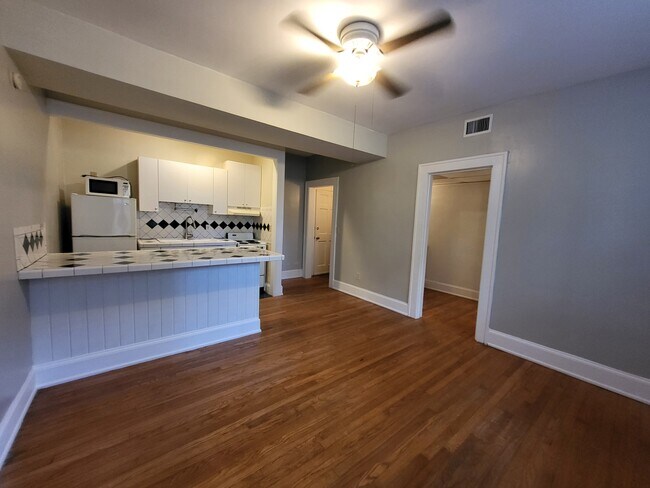 Foto del edificio - 1312 Willow Branch Ave