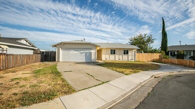Building Photo - 265 Yosemite Dr