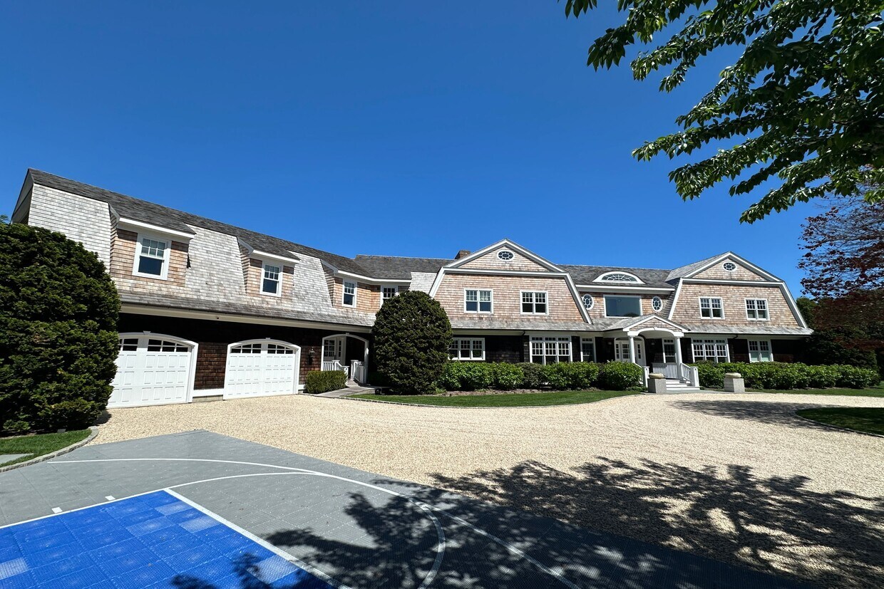 Primary Photo - 262 Mecox Road
