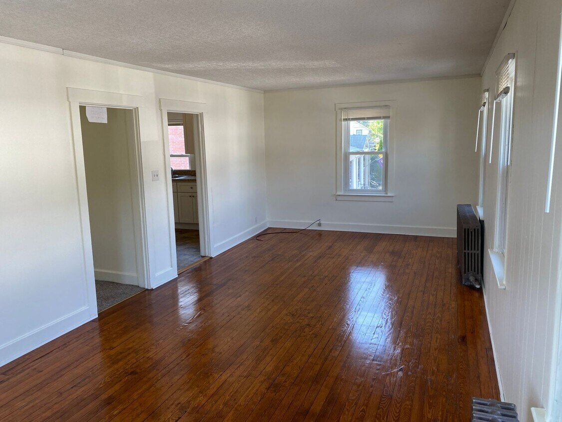 Foto principal - 118-120 N. Liberty St.