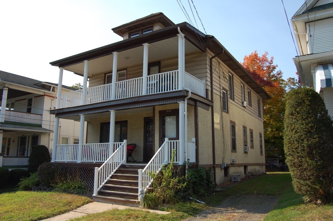 Primary Photo - 1617 Quincy Ave