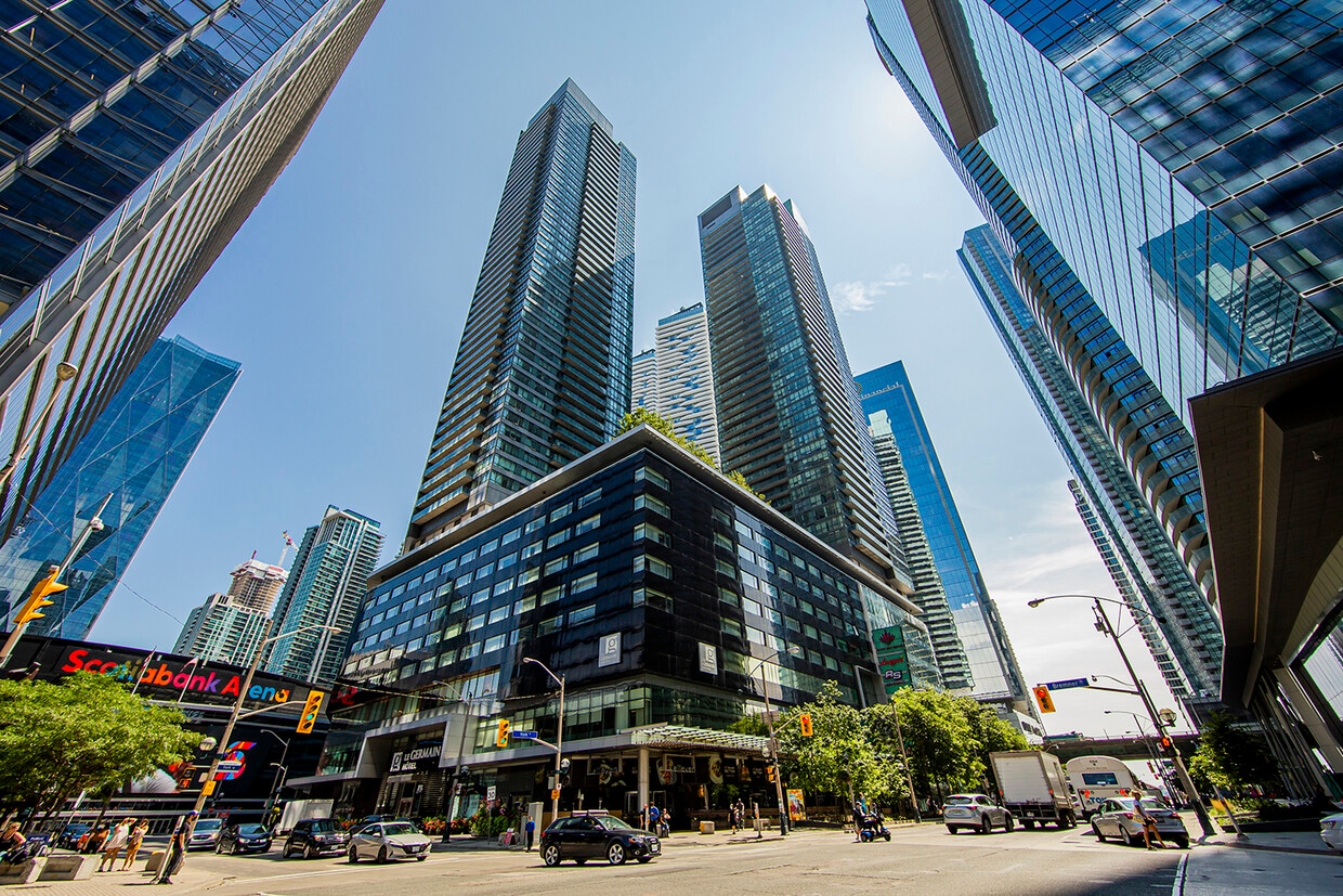 Primary Photo - 55-1755 Bremner Blvd