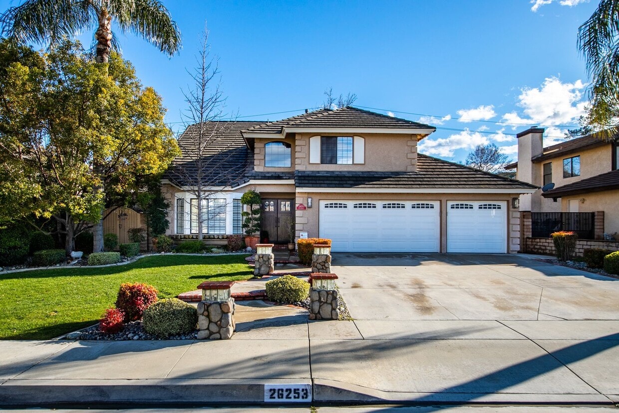 Primary Photo - Beautiful 4 Bedroom Home on Cul-de-sac