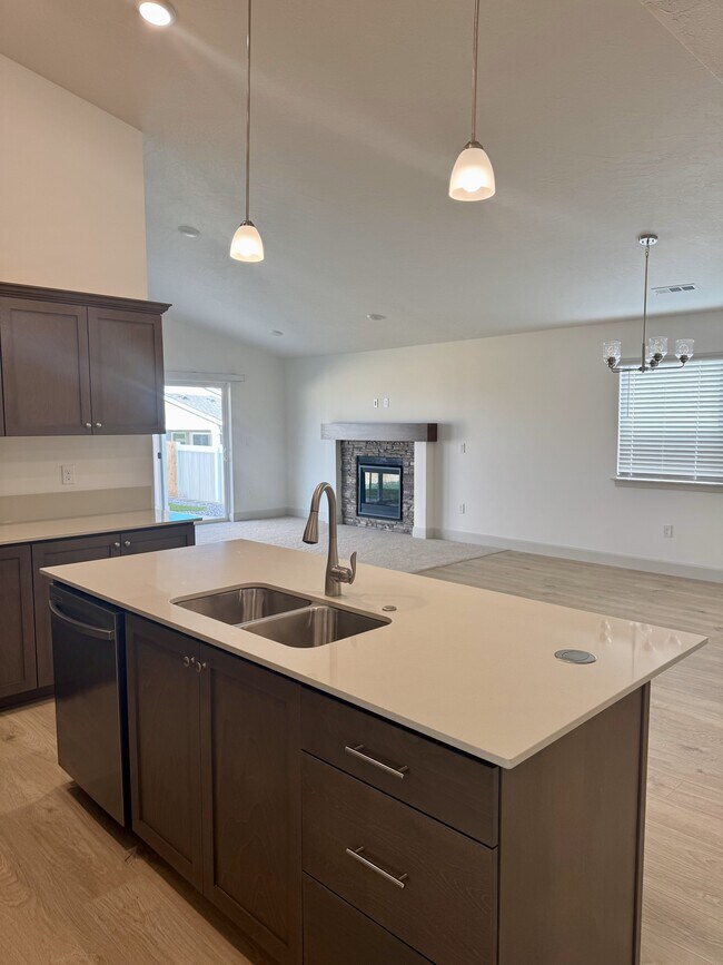 Foto del edificio - 1694 Wilson St