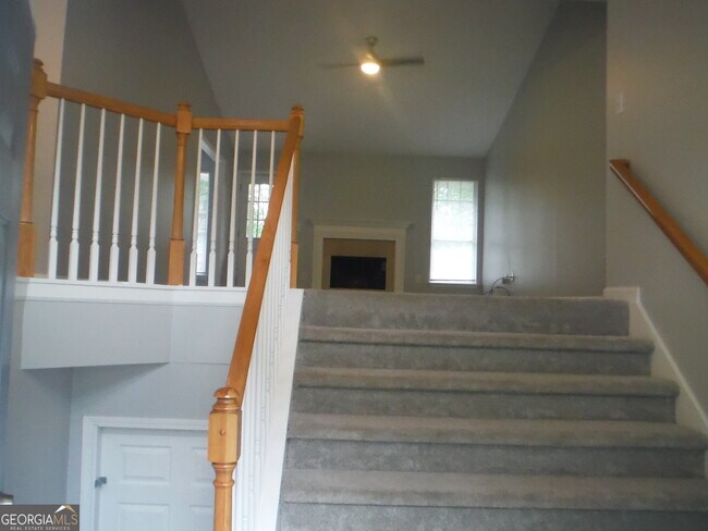 Building Photo - 865 Falling Water Ln
