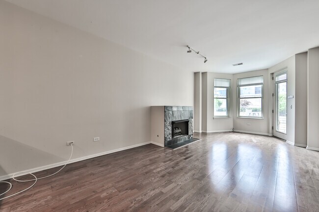 Foto del edificio - 520 N Halsted St