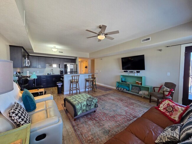 Foto del edificio - 221 E 5th St