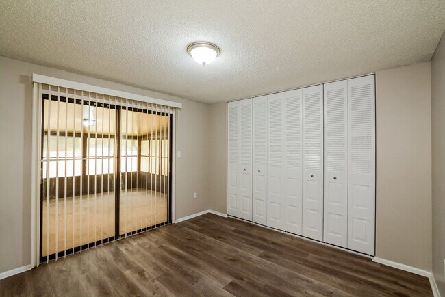Foto del edificio - 5576 Garden Grove Cir