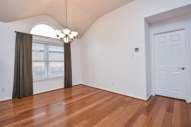 Building Photo - 6730 Albion Cresent Dr