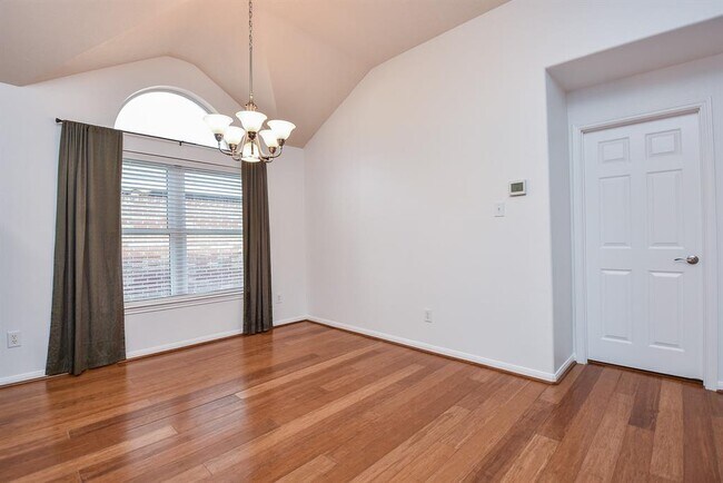Foto del edificio - 6730 Albion Cresent Dr