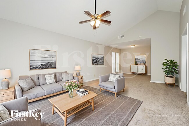 Building Photo - 6331 Golden Park Dr