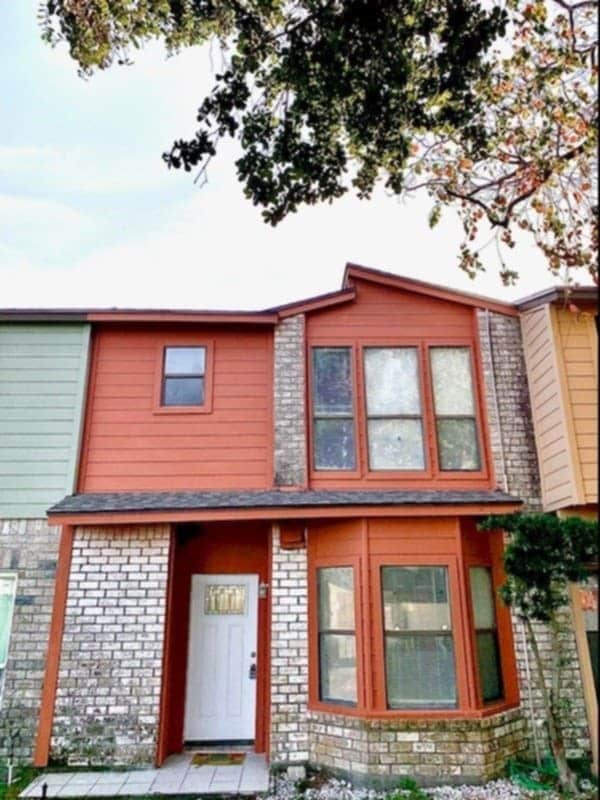 Primary Photo - 2902 St Joseph St
