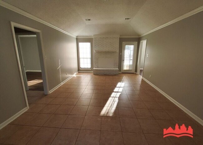 Foto del edificio - 7309 Kingcrest Rd