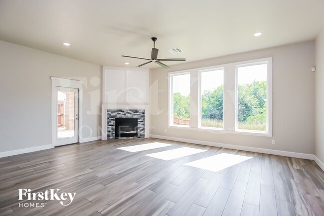 Building Photo - 15901 Aparados Wy