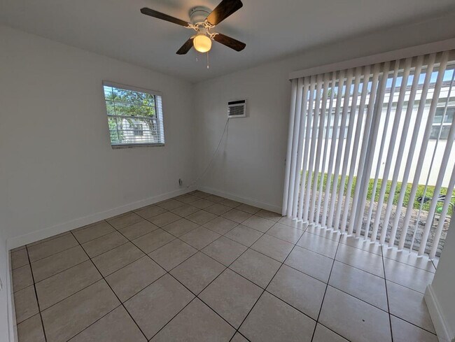 Foto del edificio - 140 NW 40th St