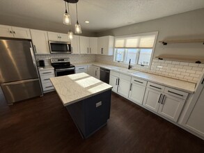 Building Photo - 1511 2nd Ave N