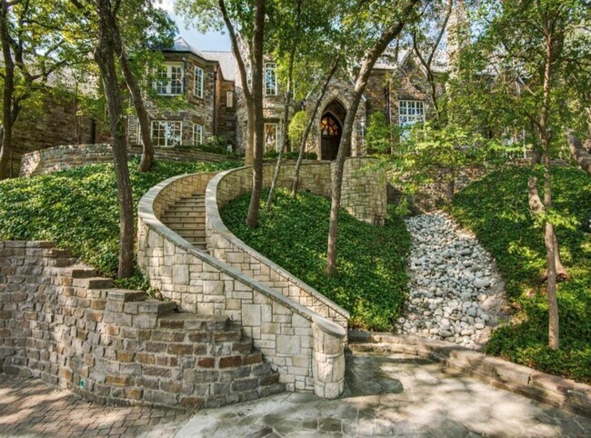 Foto del edificio - 941 Circle in the Woods