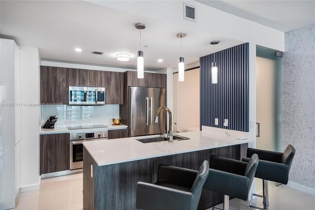 Foto del edificio - 488 NE 18th St