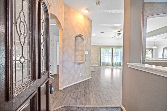 Foto del edificio - 12918 Stratford Mill Ln