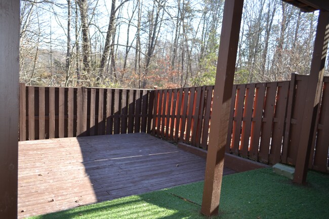 Foto del edificio - 103 Hillside Ct