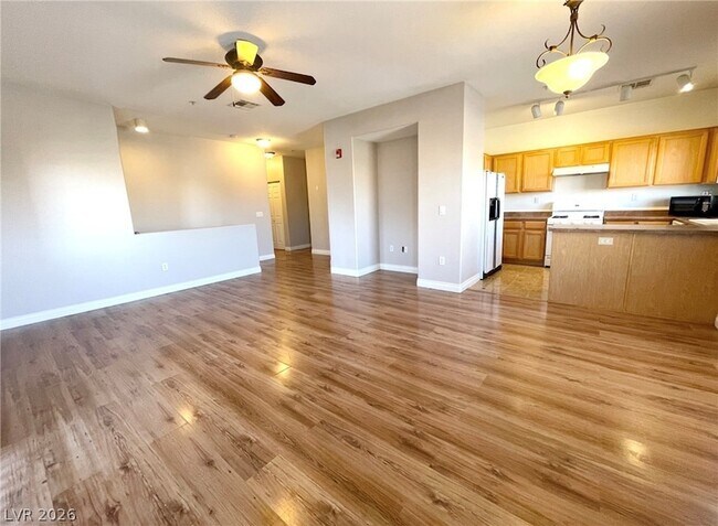 Foto del edificio - 3925 Legend Hills St