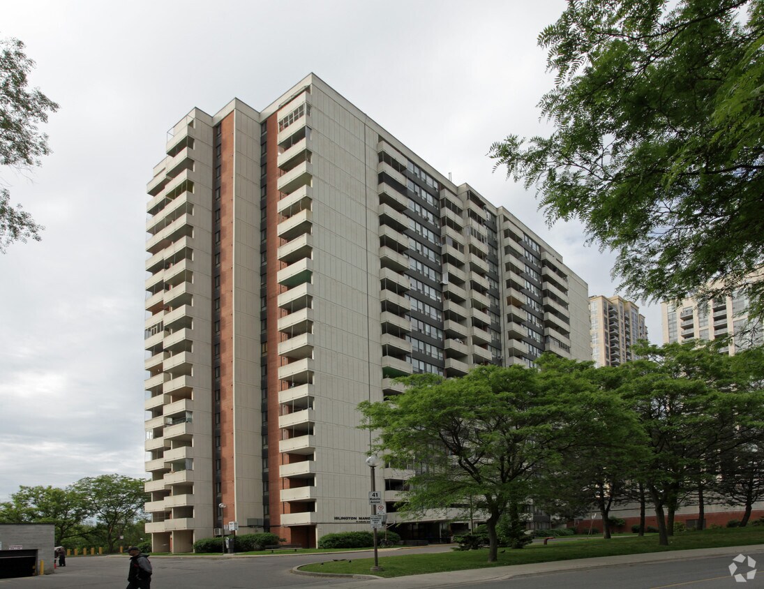 Primary Photo - Islington Manor