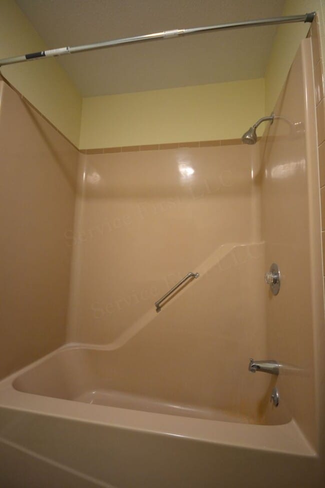 Building Photo - Pike Apartments