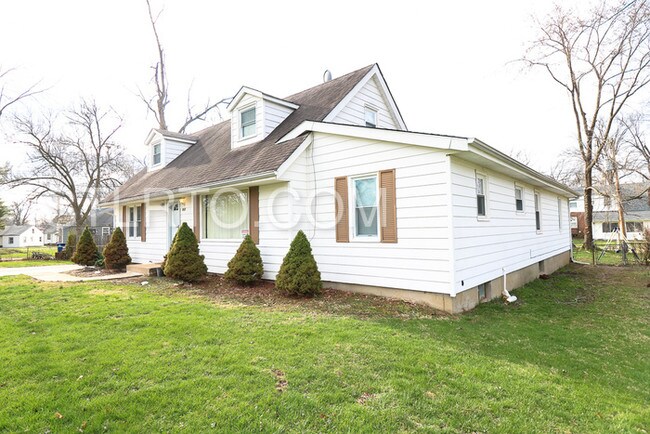 Building Photo - 912 Burgos St
