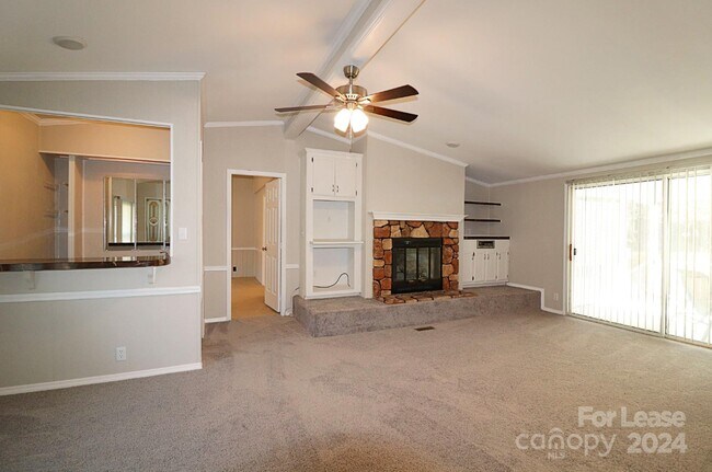 Building Photo - 1148 Southwood Dr