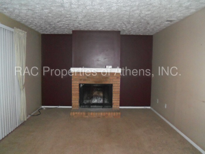 Building Photo - 1201 White Oak Dr
