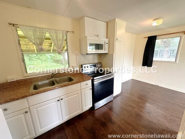 Building Photo - 528 Oneawa St