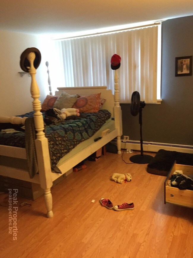 Foto del edificio - 516 W Briar Pl