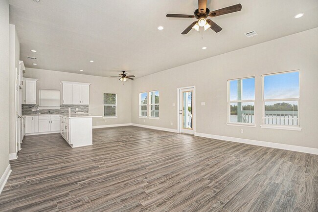 Foto del edificio - 4626 N Railroad Ave