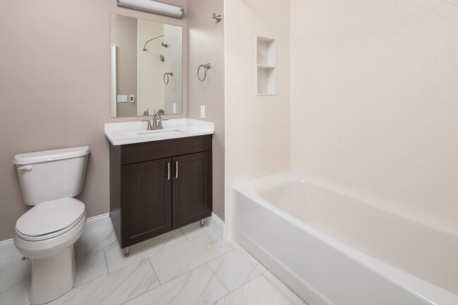 Foto del interior - North Washington Square @ Hickory: In-Unit...