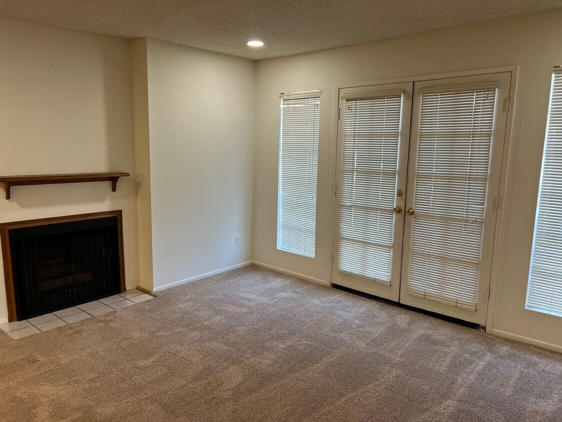 2 bd 2 bath - 10828 Palms Blvd