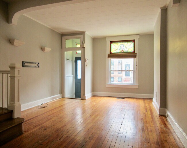 Foto del edificio - Charming 2 Bedroom/1 Bathroom Townhome in ...